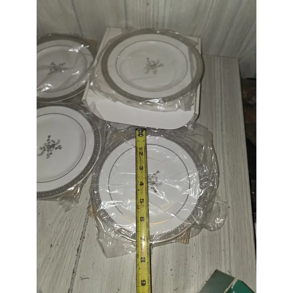 Vera Wang Wedgewood Vera Lace Bone China 4 Dessert Plates Silver Rim England 7